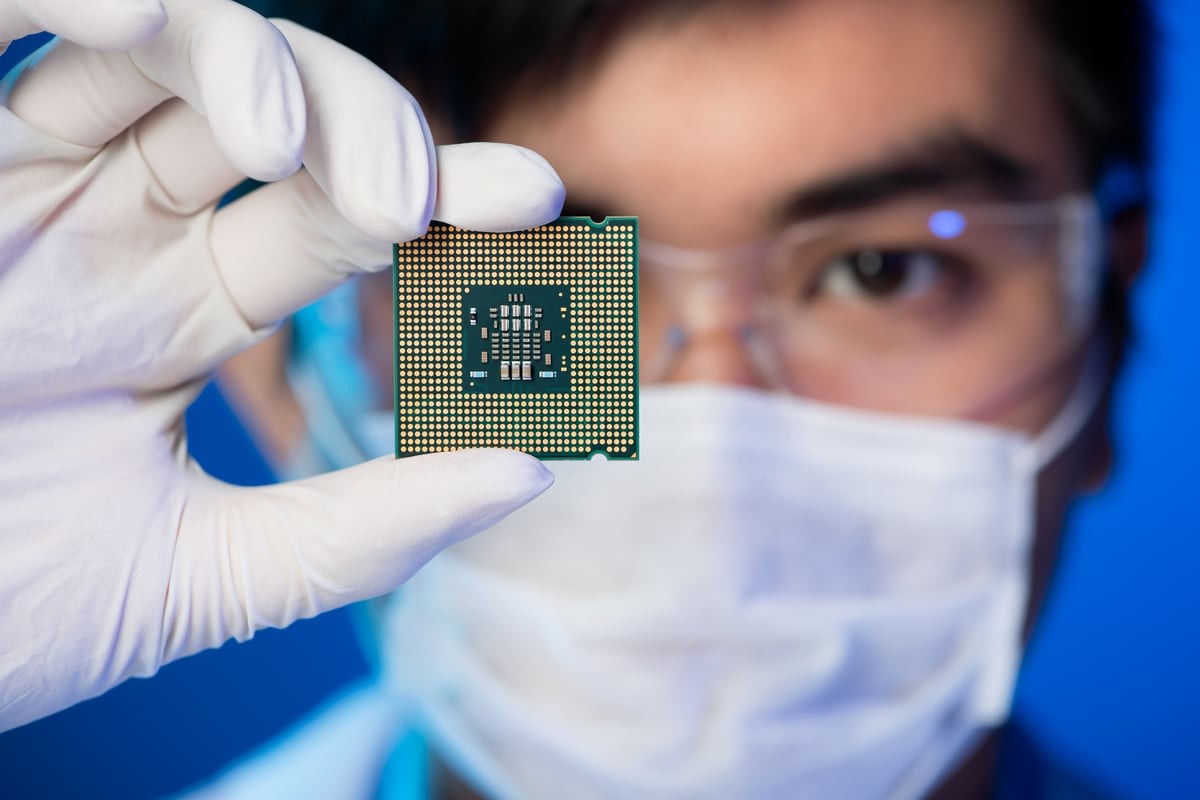 Micron vs. Sandisk: The Only Memory Stock You Need for the Next 5 Years
