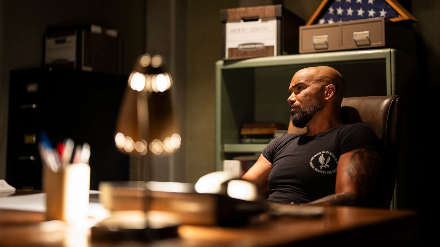 S.W.A.T. Exiles: Hondo Uncovers the Mole, Jude Gets Complicated